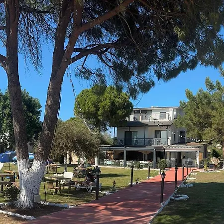 White Moon Hotel